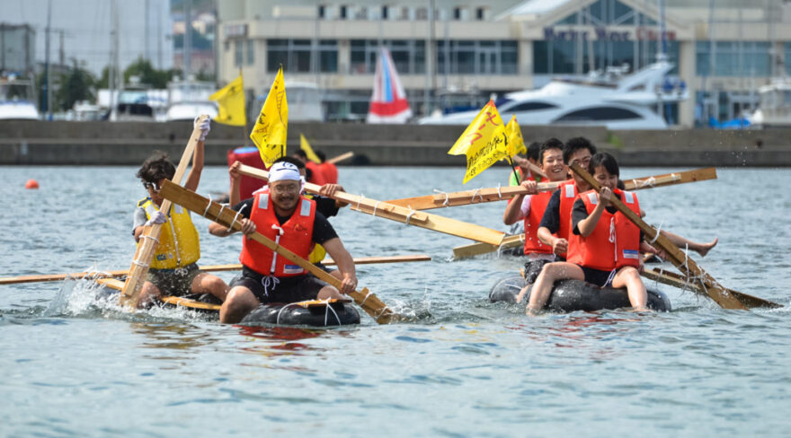 夏恒例！「いかだレース大会」開催