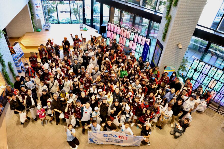 札幌の歓楽街・すすきのでごみ拾い。酒場詩人吉田類さんとごみ拾い！